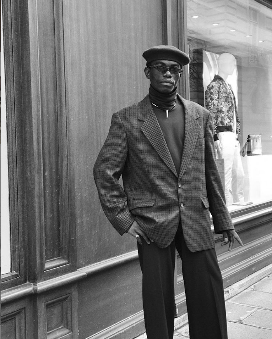 mũ beret nam màu đen cổ điển cùng áo blazer