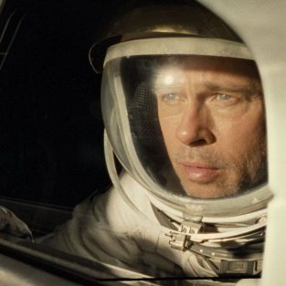 Review phim Ad Astra: Màn trình diễn cô độc giữa không gian của Brad Pitt