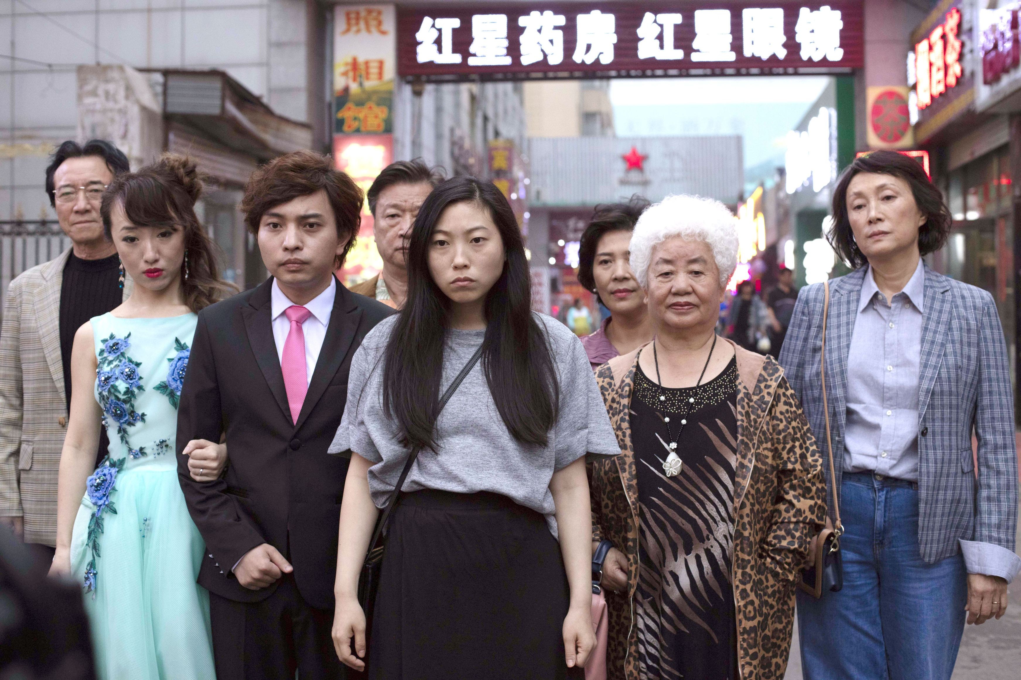 review phim the farewell - elle man 3