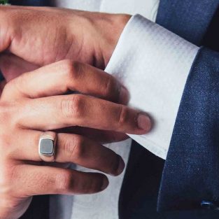Hướng dẫn chọn mua và đeo nhẫn nam đẹp "đúng bài" (P.1)