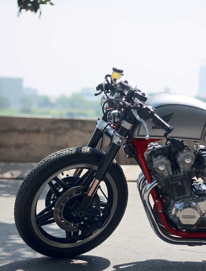 Tự Thanh Đa Và Phong Cách Độ Xe Cafe Racer | Elle Man Việt Nam