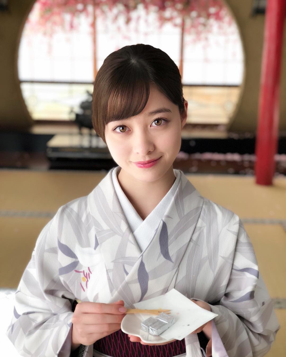 diễn viên nhật - kanna mặc kimono