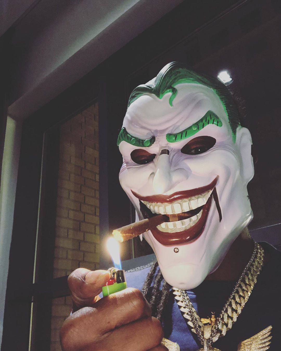 Rapper nổi tiếng Snoop Dogg trong mùa lễ hội này đã hoá trang Halloween thành nhân vật Joker