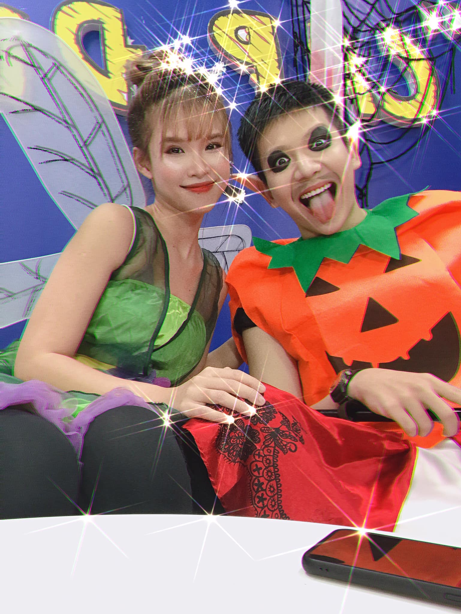 Vợ chồng Khởi My và Kelvin Khánh hoá trang Halloween