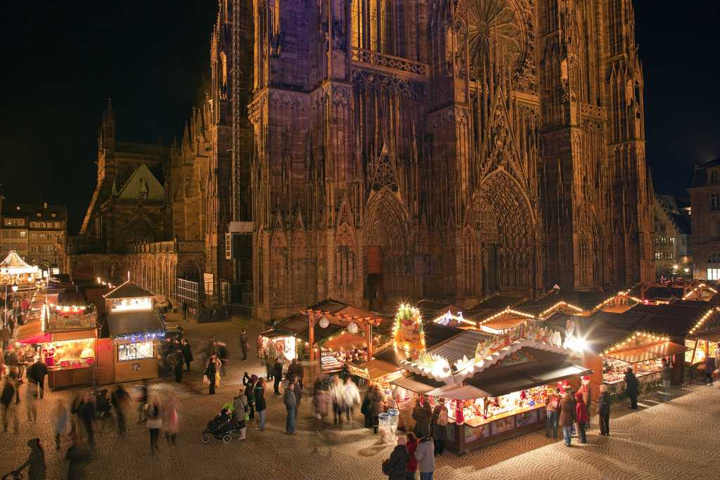 Hãy thử trải nghiệm không gian bên dưới nhà thờ chính toàn Strasbourg 