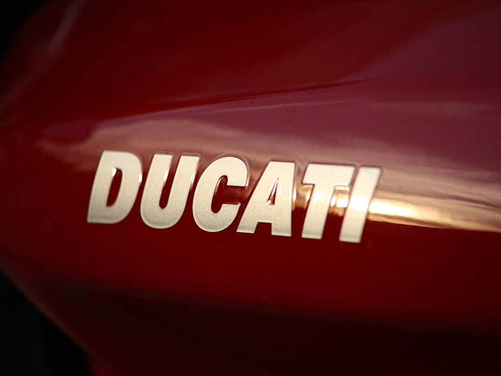 logo-thuong-hieu-ducati-elle-man-1q