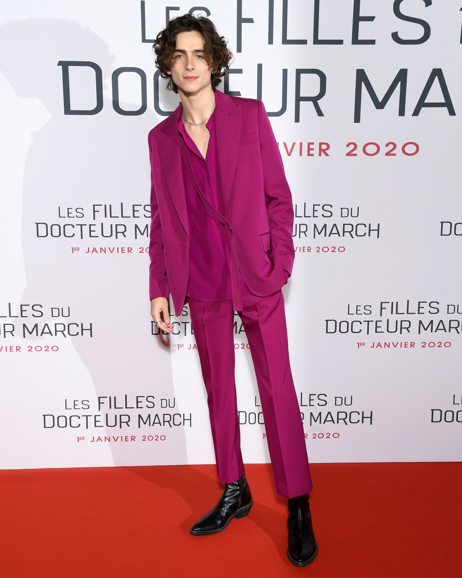 diễn viên Timothée Chalamet - sao nam mặc đẹp tuần 2 tháng 12