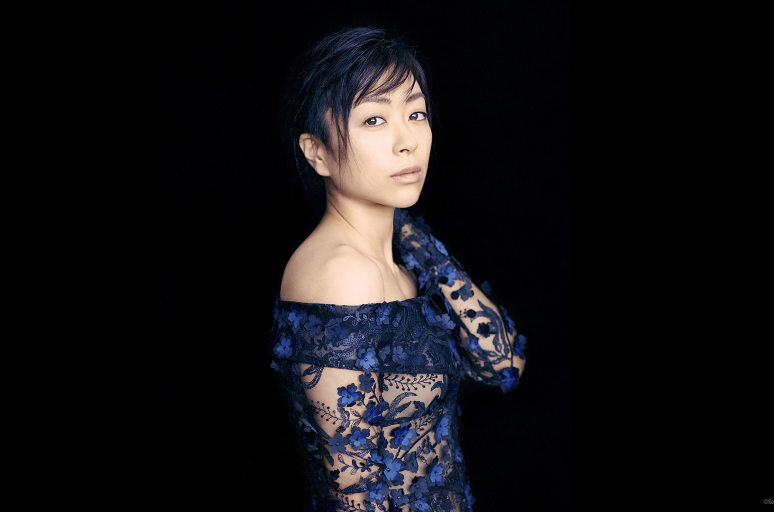 hikaru utada-elleman-1219 