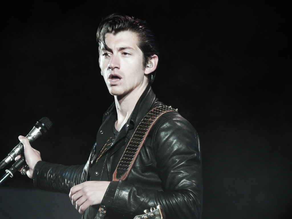 alex-turner-phong-cach-thoi-trang-elleman-0120-flickr