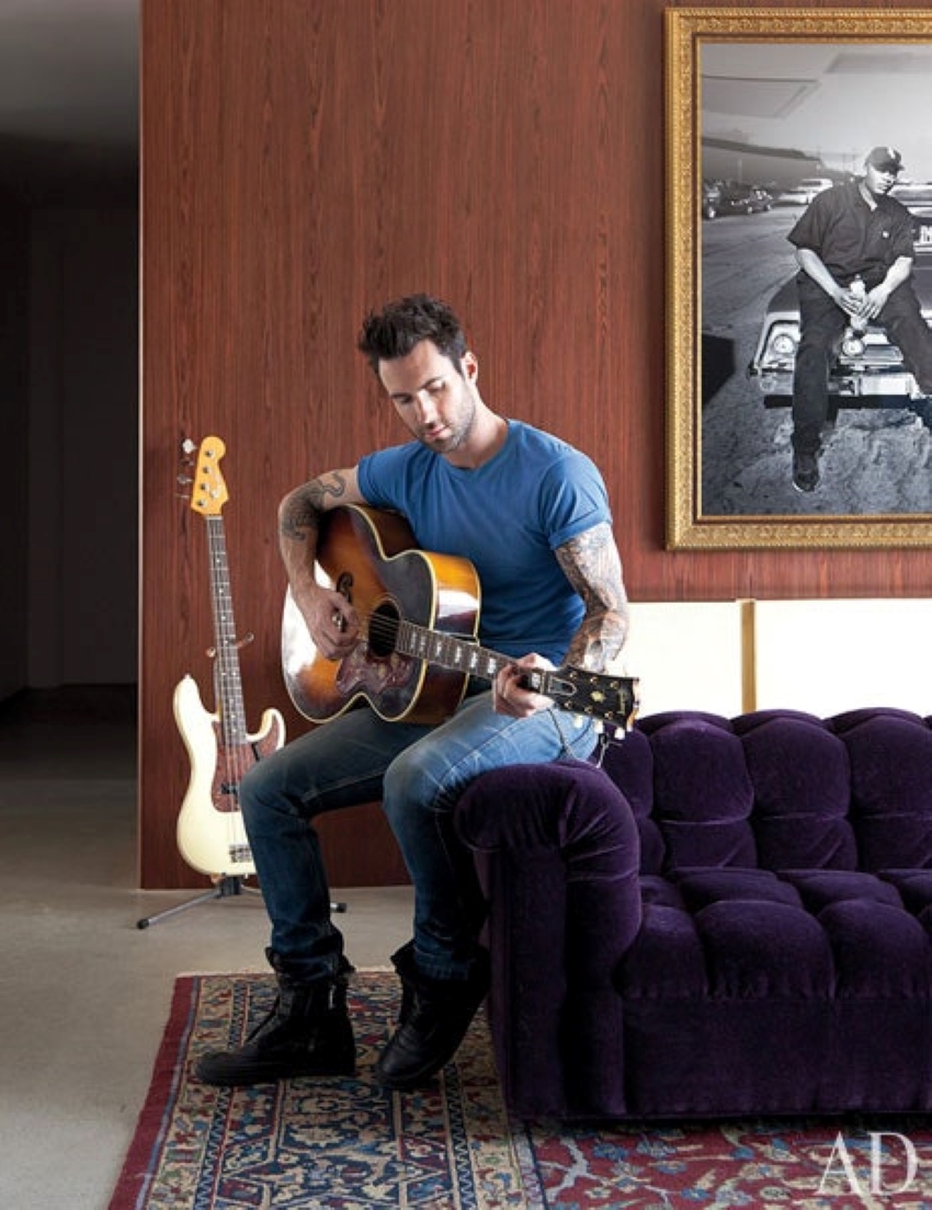 4-ca-si-adam-levine-elleman