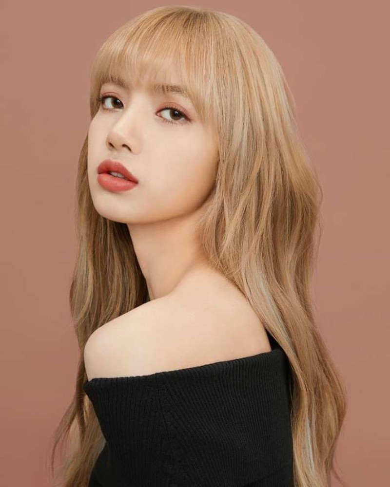 nữ ca sỹ lisa blackpink 