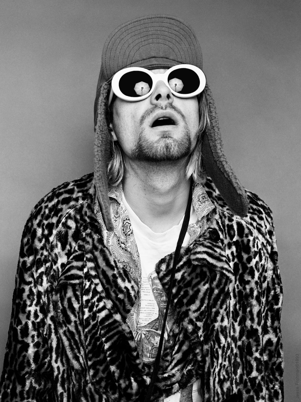 anh noi bat covid Kurt Cobain Looking Up - elle man