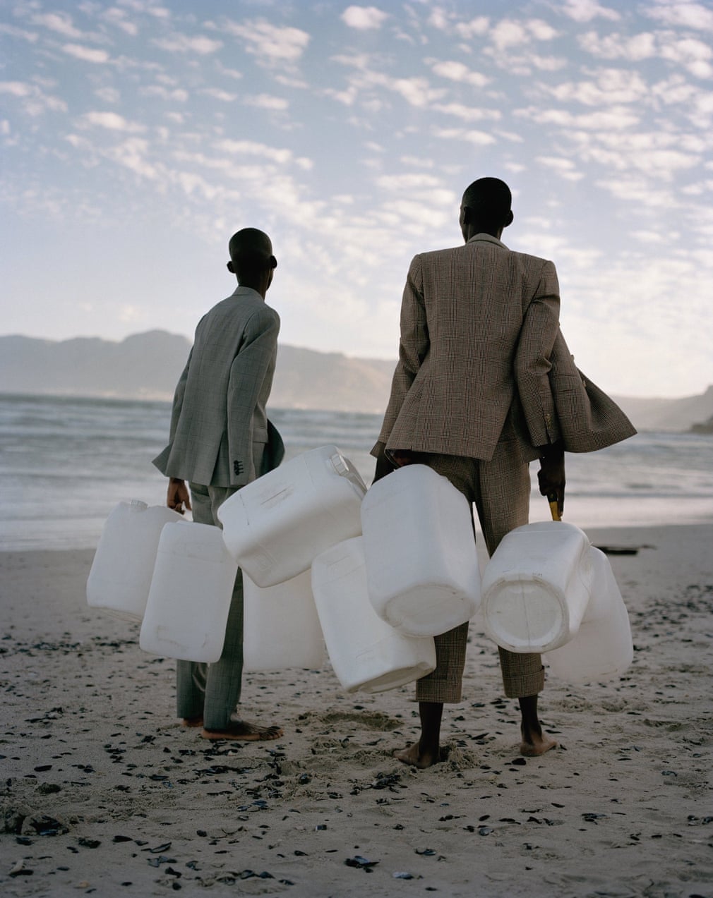 anh noi bat covid Theo and Azah in Cape Town - elle man