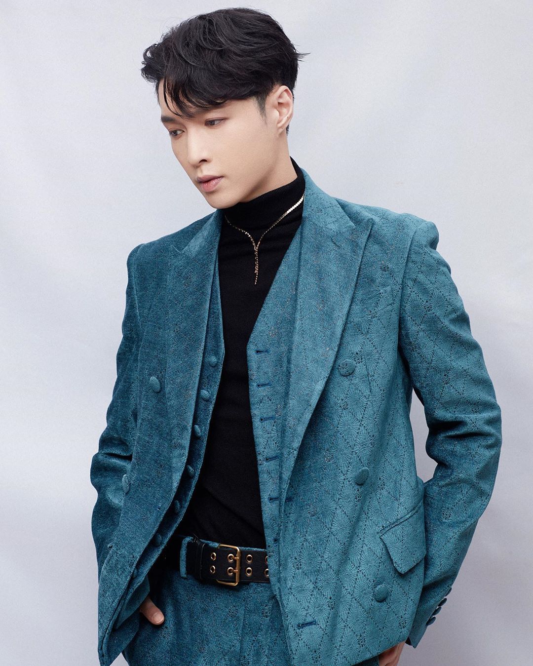 Lay Zhang 260720 1-sao nam mac dep-elleman-0720