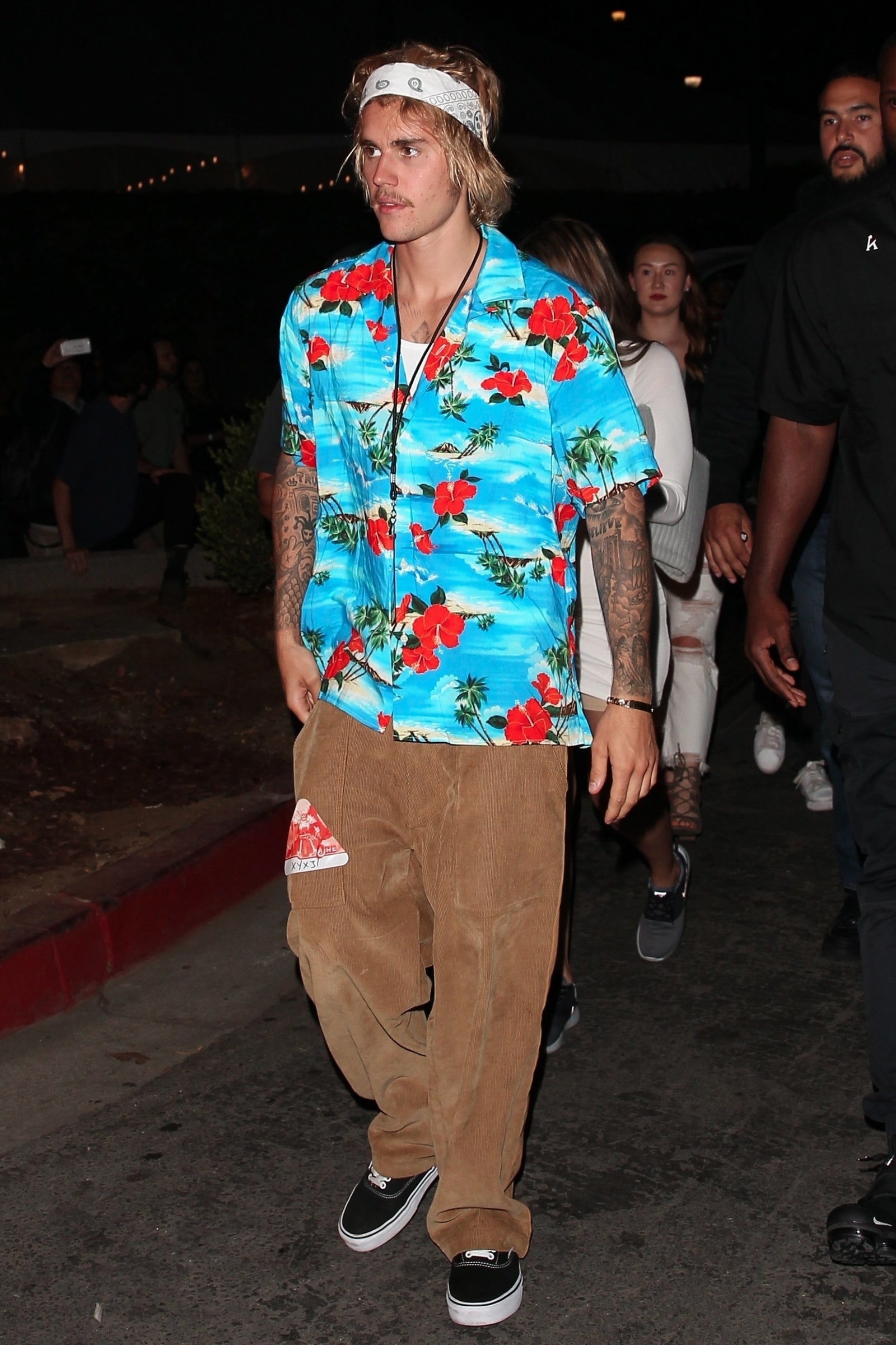 áo hawaii mặc bởi Justin Bieber