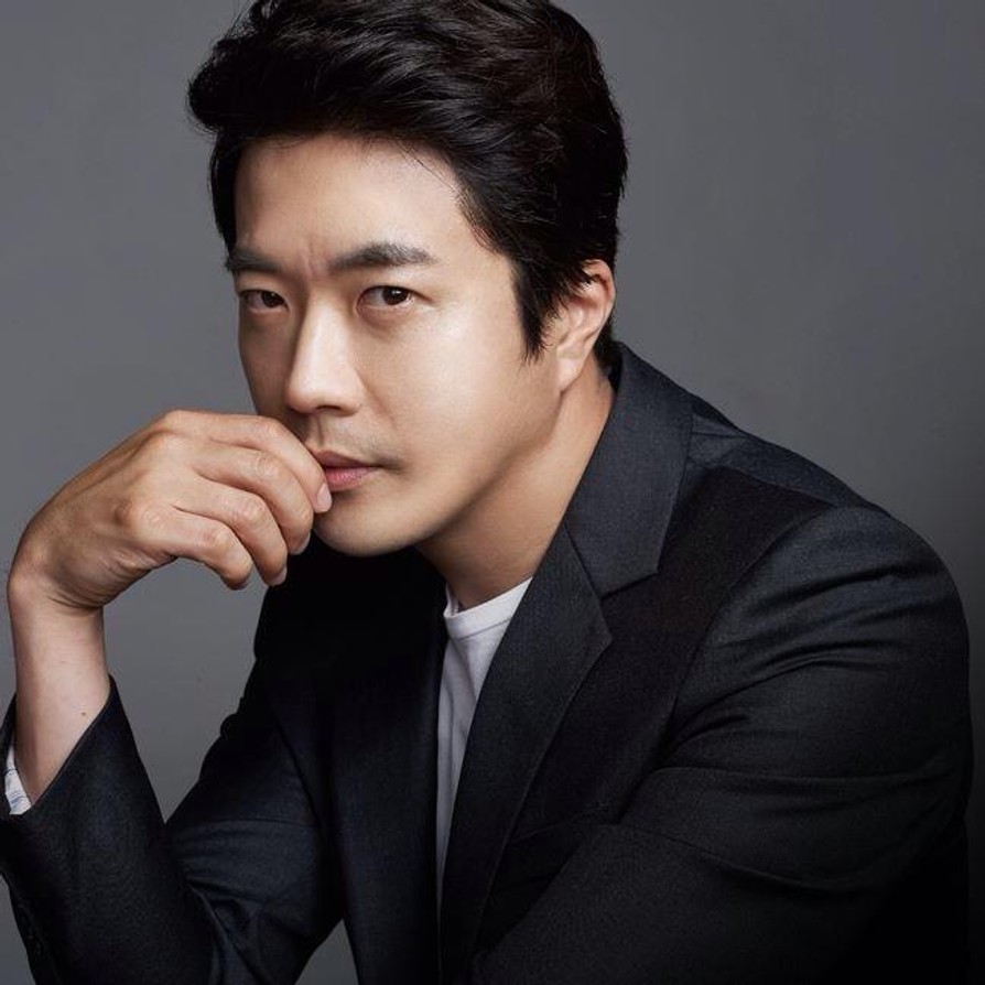 2-kwon-sang-woo-elleman