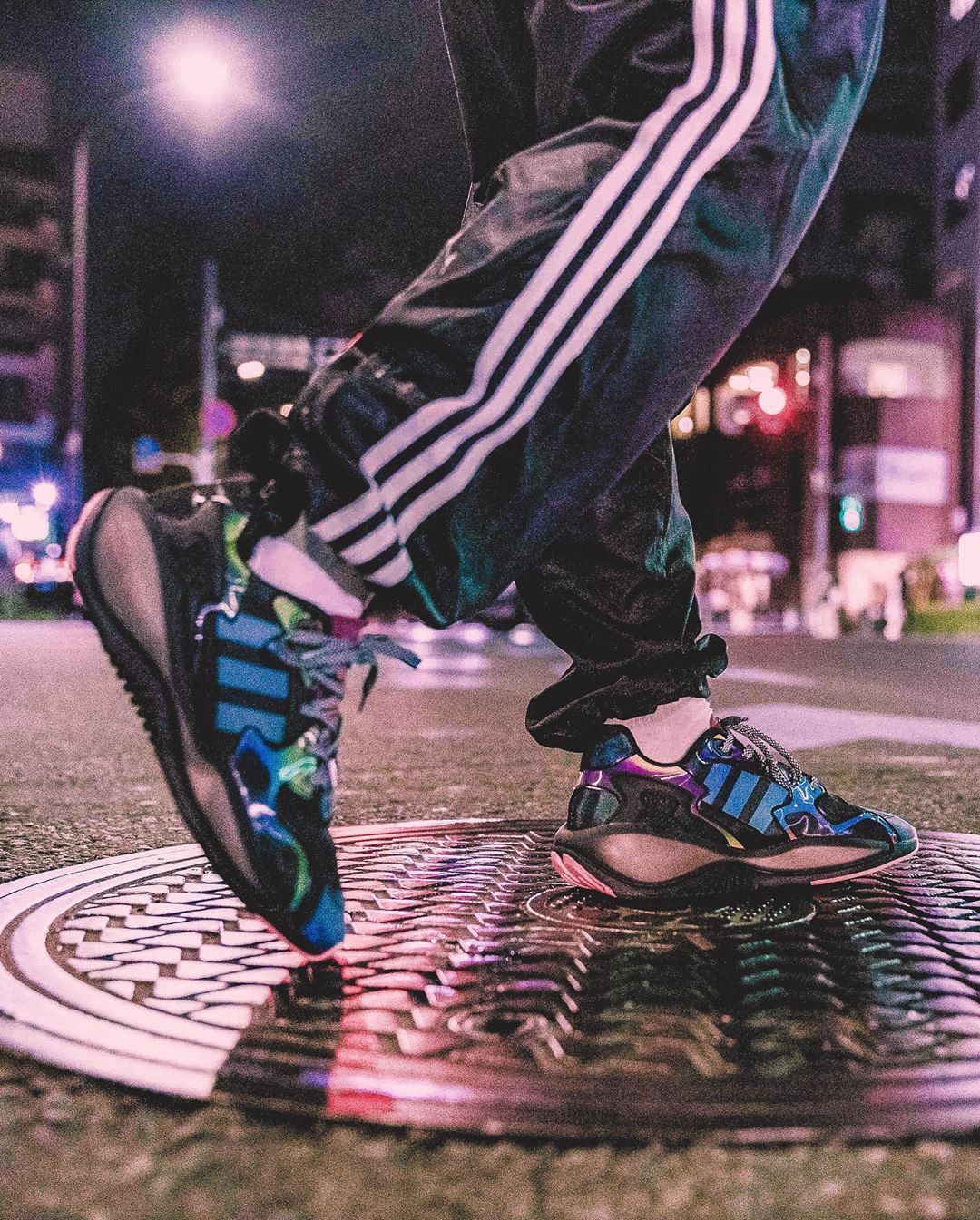 giày thể thao (21-28.9.2020) -atmos x adidas zx alkyne “neo tokyo”- elleman(5)