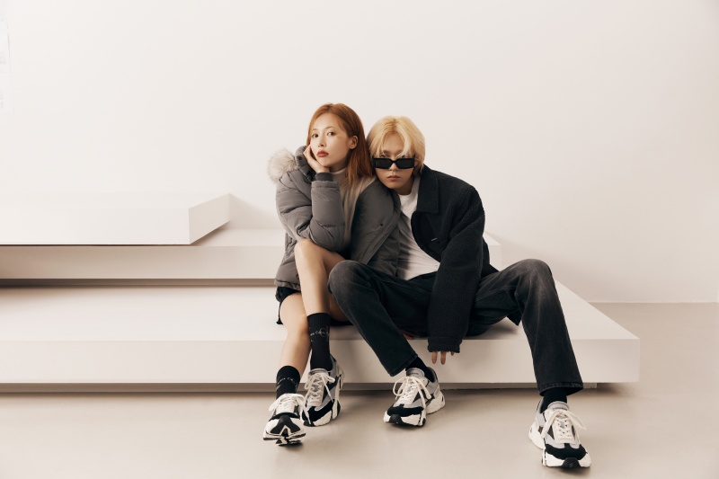 Calvin Klein hyuna và e'dawn mặc đồ ck