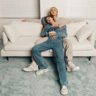 HyunA và E’Dawn tình tứ trong chiến dịch Calvin Klein Thu-Đông 2020