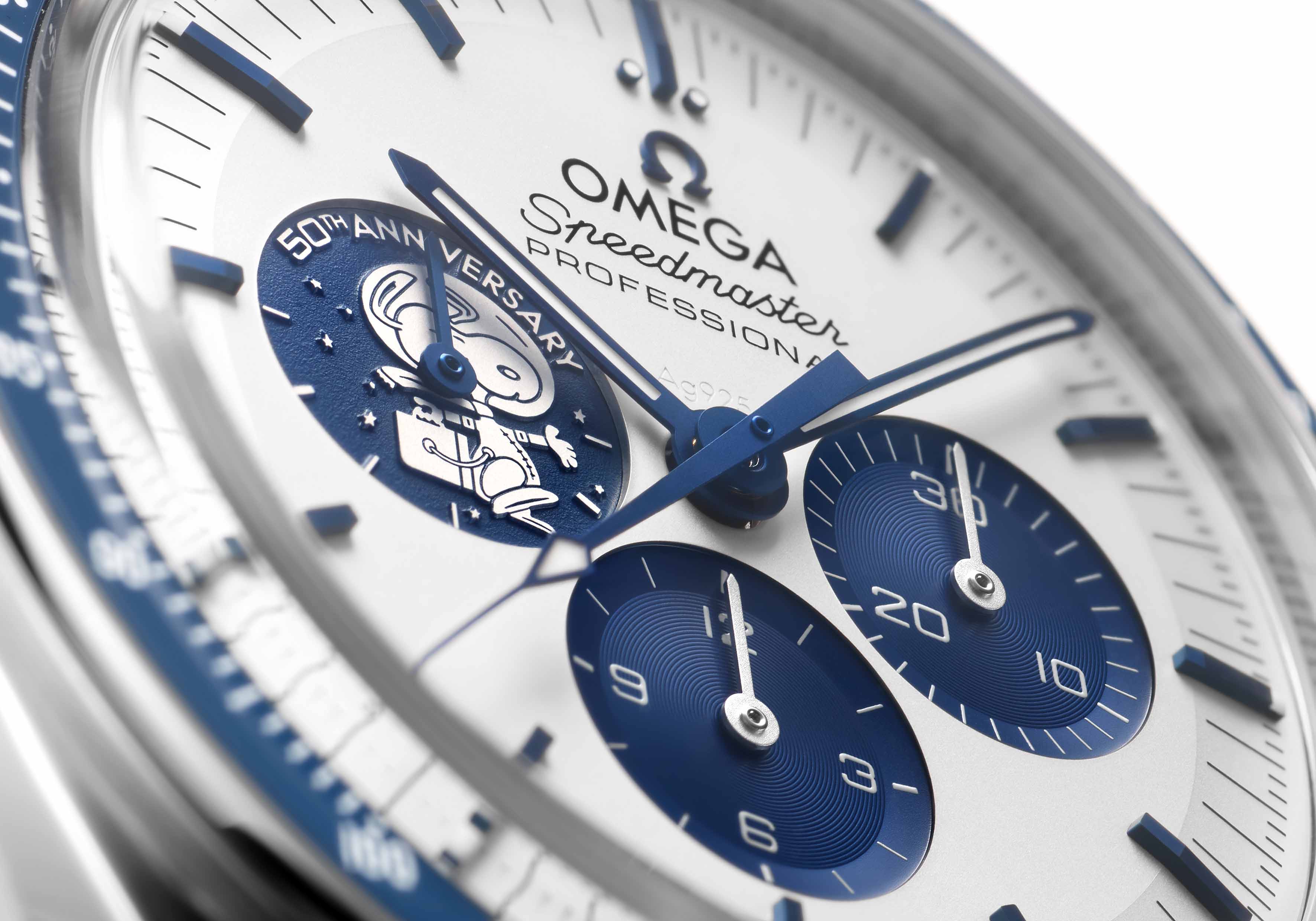 Omega-Speedmaster-“Silver-Snoopy-Award”