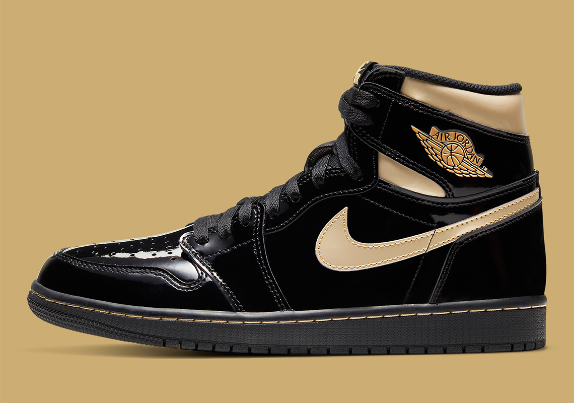 giày thể thao Air Jordan 1 black gold