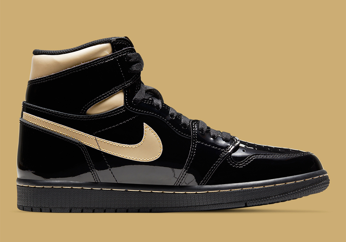 giày thể thao Air Jordan 1 black gold