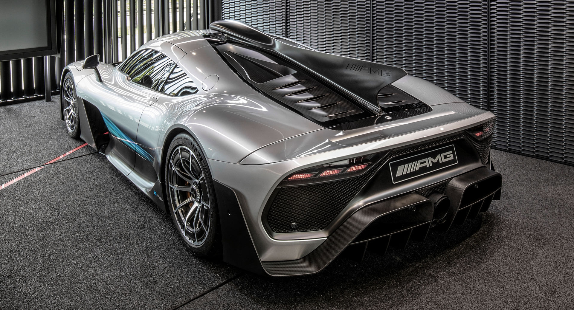 sieu xe mac nhat 2021 Mercedes AMG One elle man 2