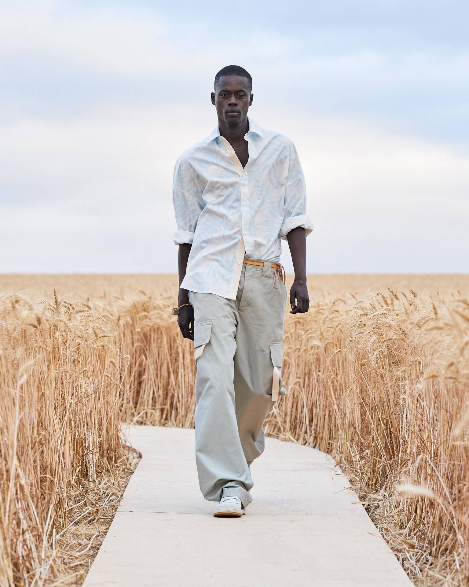 trang phuc linen - elle man style calendar - jacquemus ss21