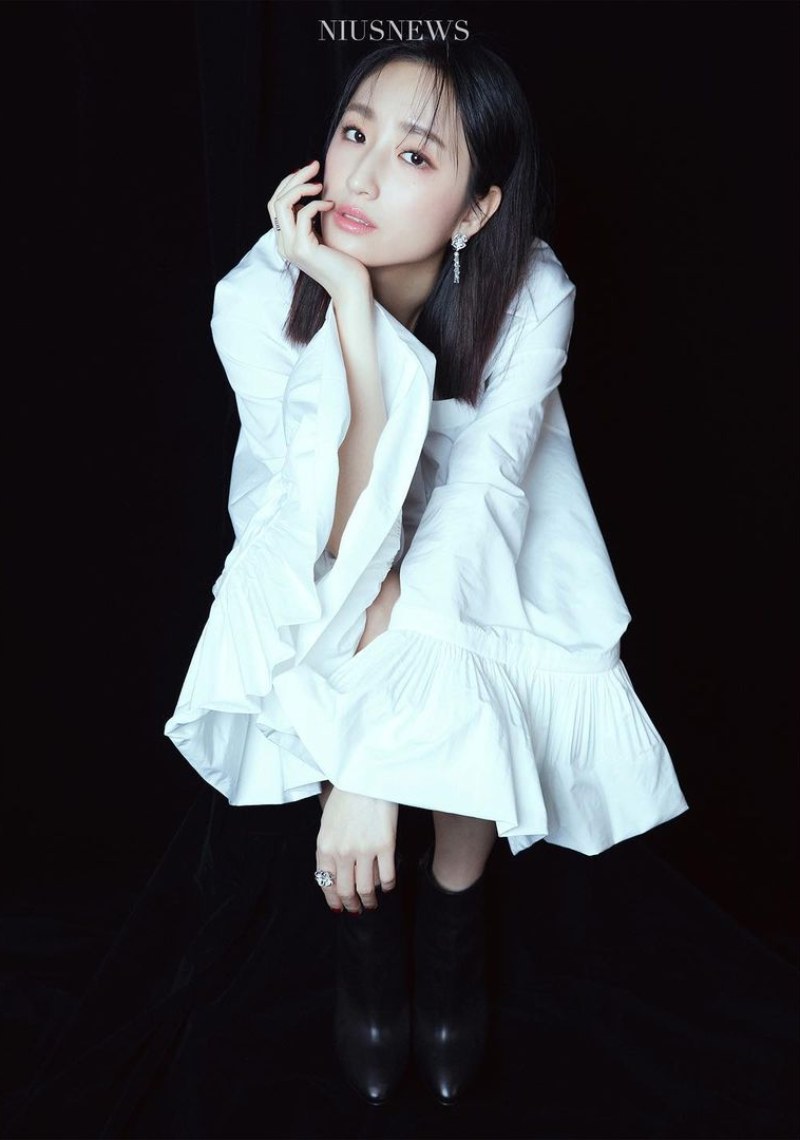 nu dien vien mềm loan kha giai yen - elle man (3)