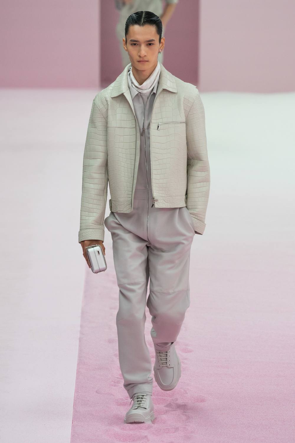 trang phuc pastel - elle man style calendar - 0621 - lou dalton ss2015 dior 2020