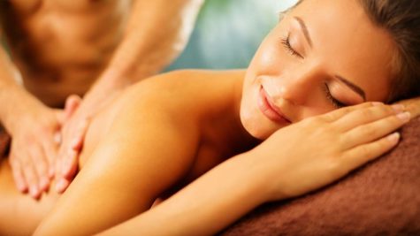Massage tại nhà - bí quyết dạo đầu khiến nàng "đê mê"