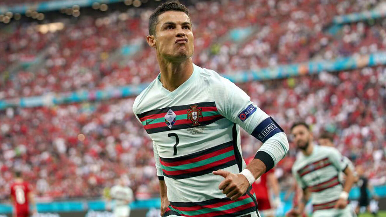 Ứng viên cầu thủ xuất sắc nhất Euro 2020 Critiano Ronaldo