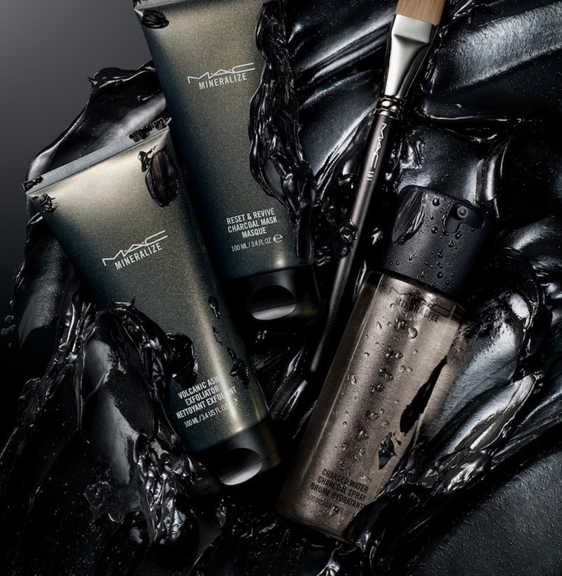 MAC Mineralize Volcanic Ash Exfoliator