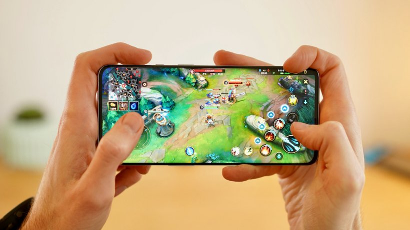 gaming phone - OnePlus 9 Pro