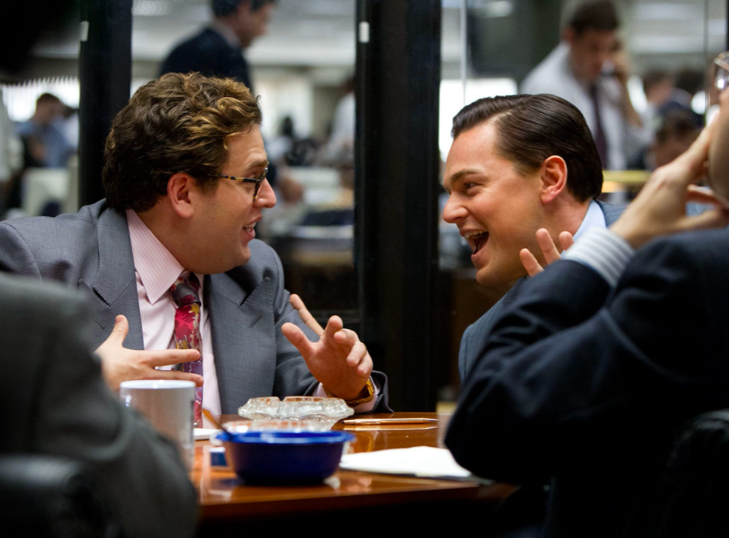 Jonah Hill và Leonardo DiCaprio trong The Wolf of Wall Street