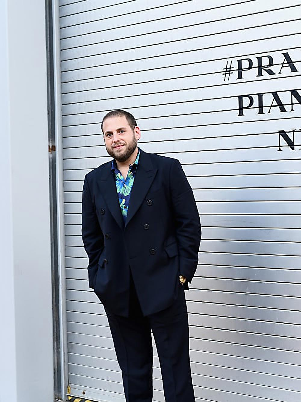 Jonah Hill cùng bộ trang phục Prada