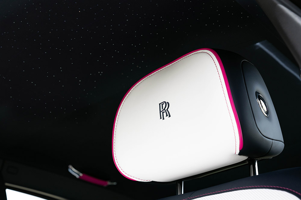 Rolls-Royce Ghost màu "Friskee Pink"