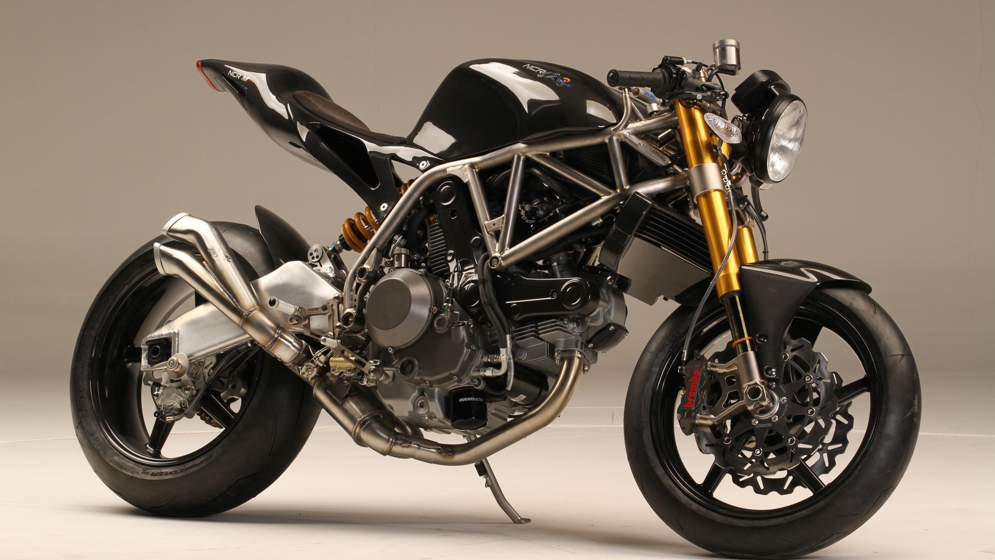 DUCATI TESTA STRETTA NCR MACCHIA NERA