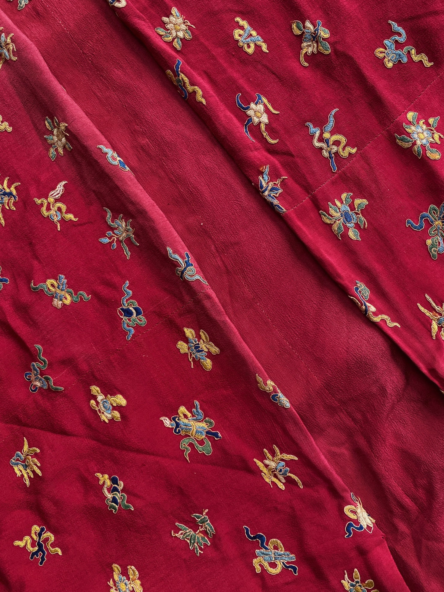 La Quốc Bảo và áo cưới hoàng gia triều Nguyễn từ Hà Lan