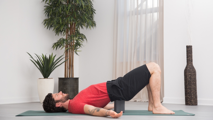 Bridge động tác yoga giảm đau hông
