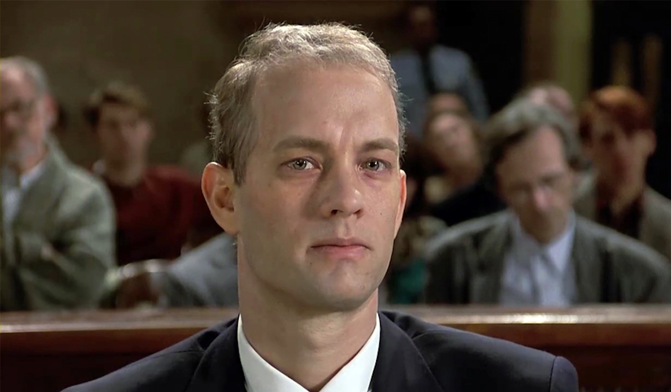 Tom Hanks đóng vai luật sư Andrew Beckett phim Philadelphia.