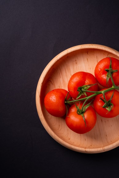 Cà chua cung cấp vitamin C - Rodion Kutsaev Unsplash