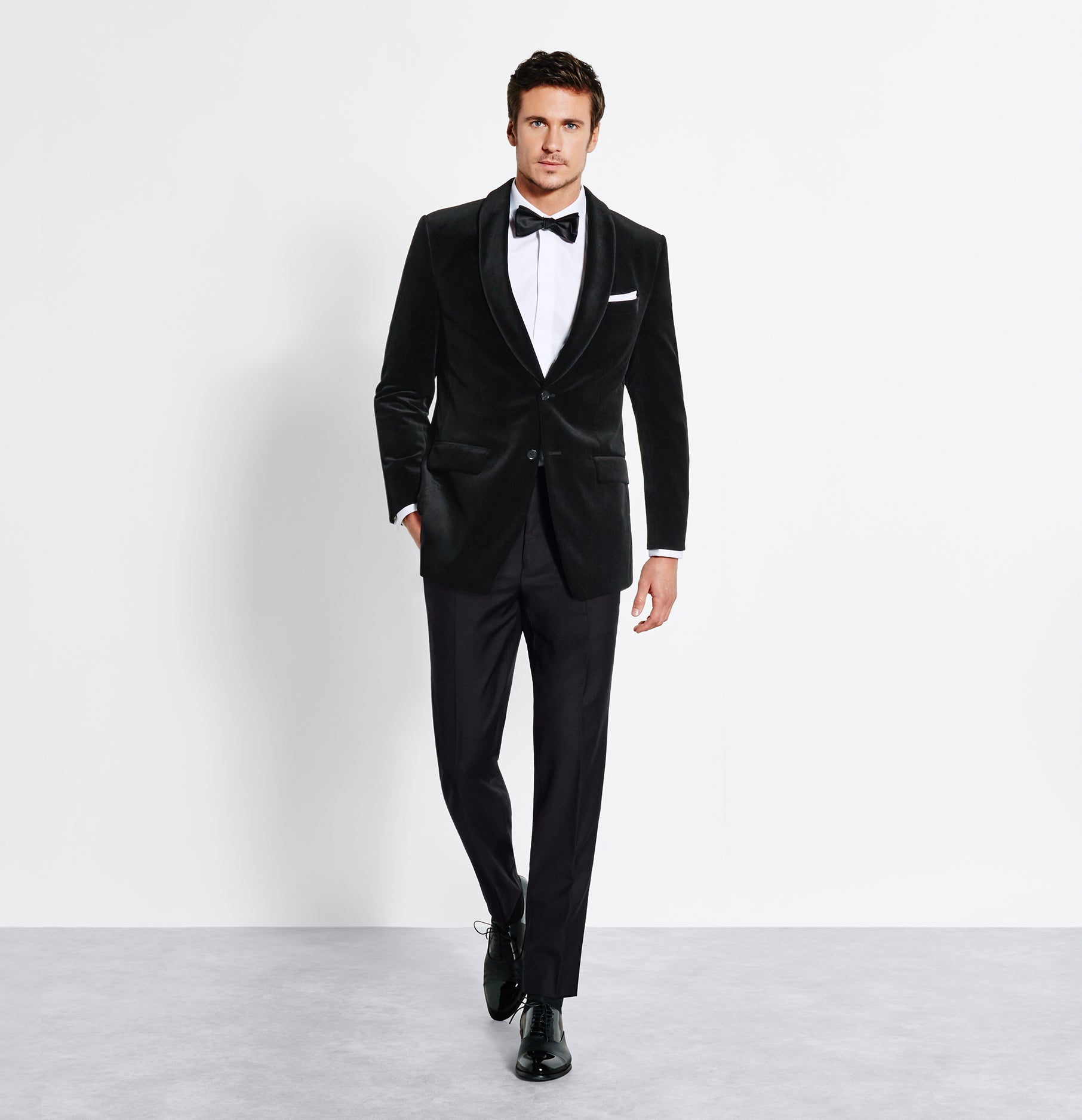 Phối đồ áo blazer nhung tuxedo