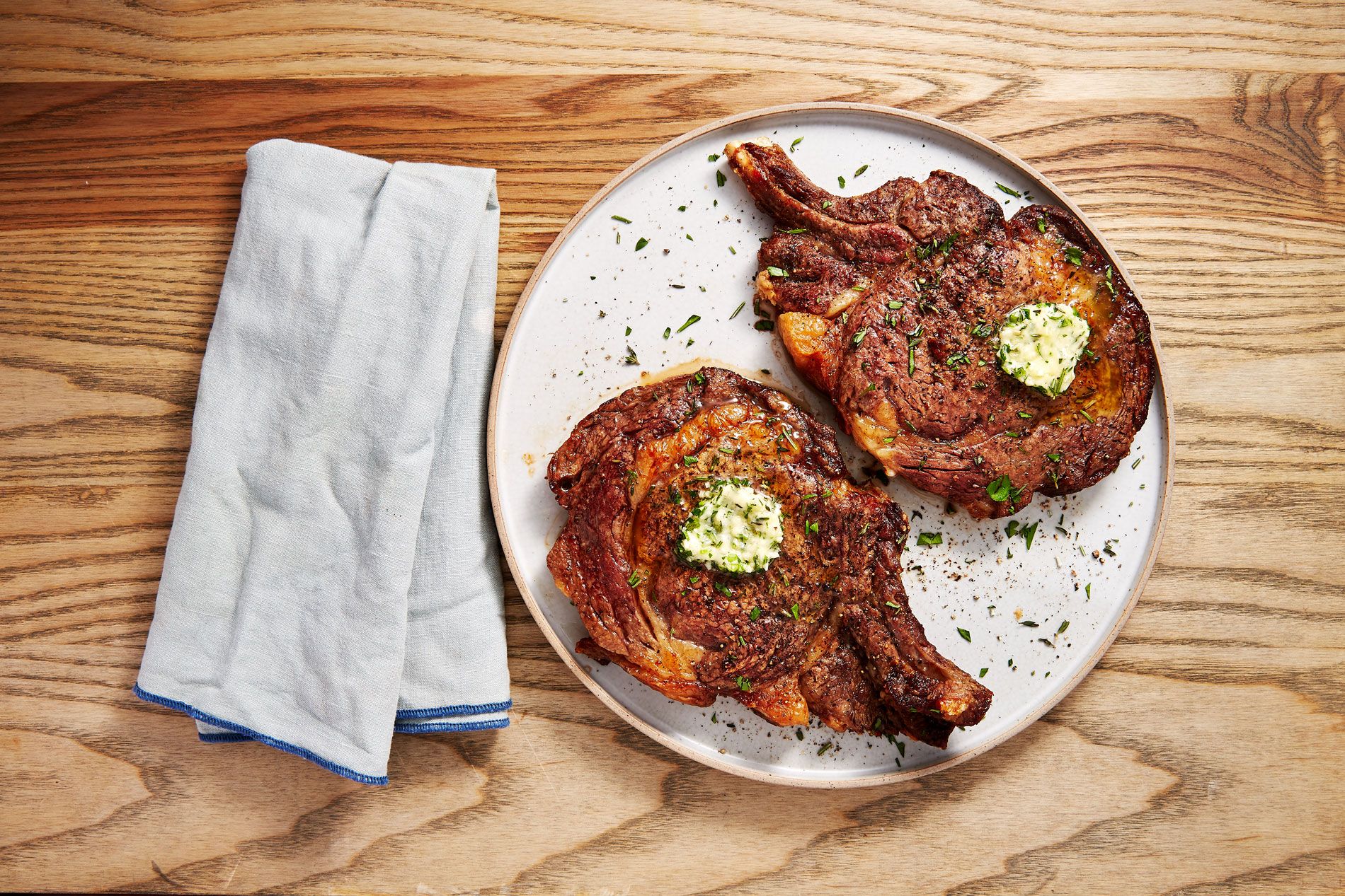 Air Fryer Steak là một món ăn không kém phần hấp dẫn trên bàn tiệc