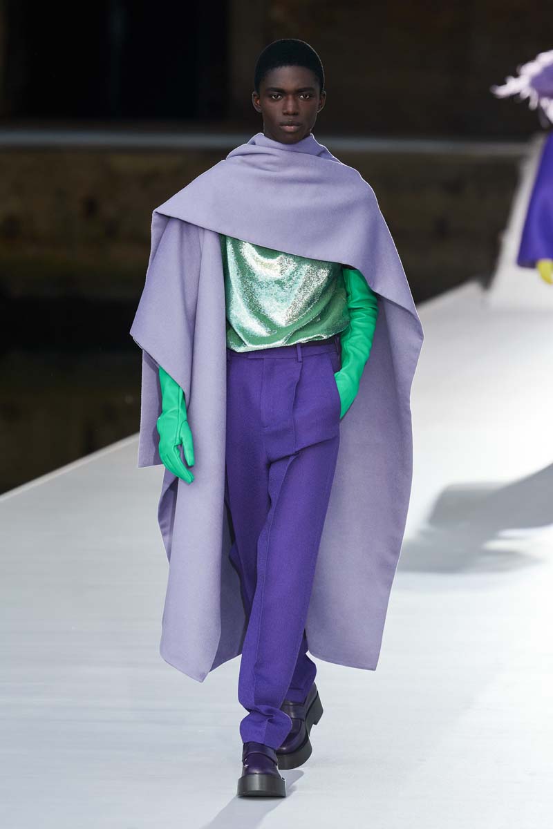 phoi do pantone 2022 - elle man - 0122 - valentino Haute Couture Fall 2021