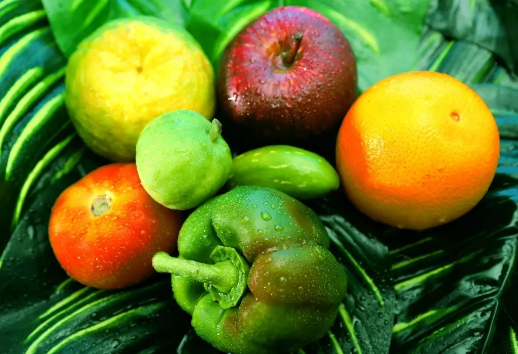 Ăn trái cây tươi và rau sạch