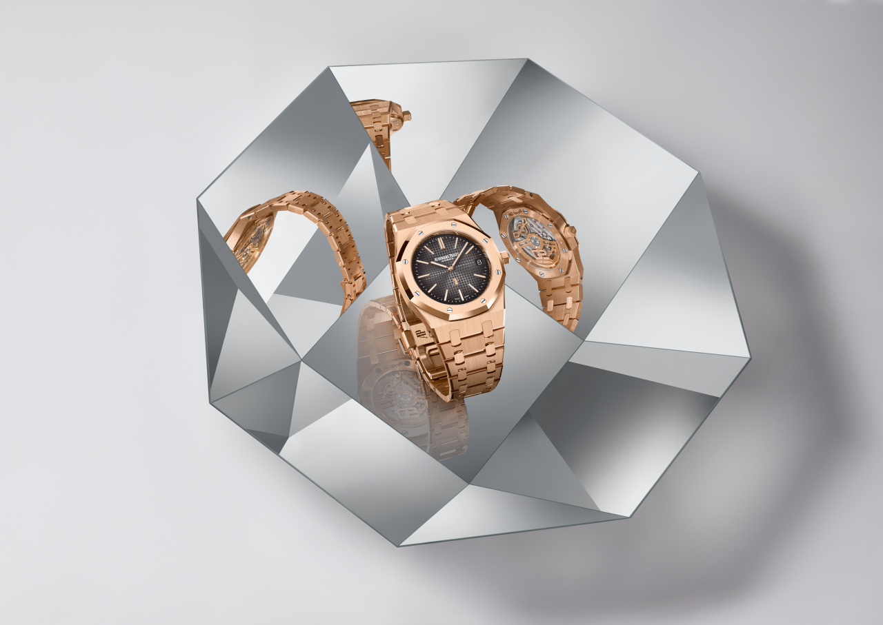 Hai chiếc đồng hồ mới đều mang đậm tính thẩm mỹ ban đầu của Royal Oak.