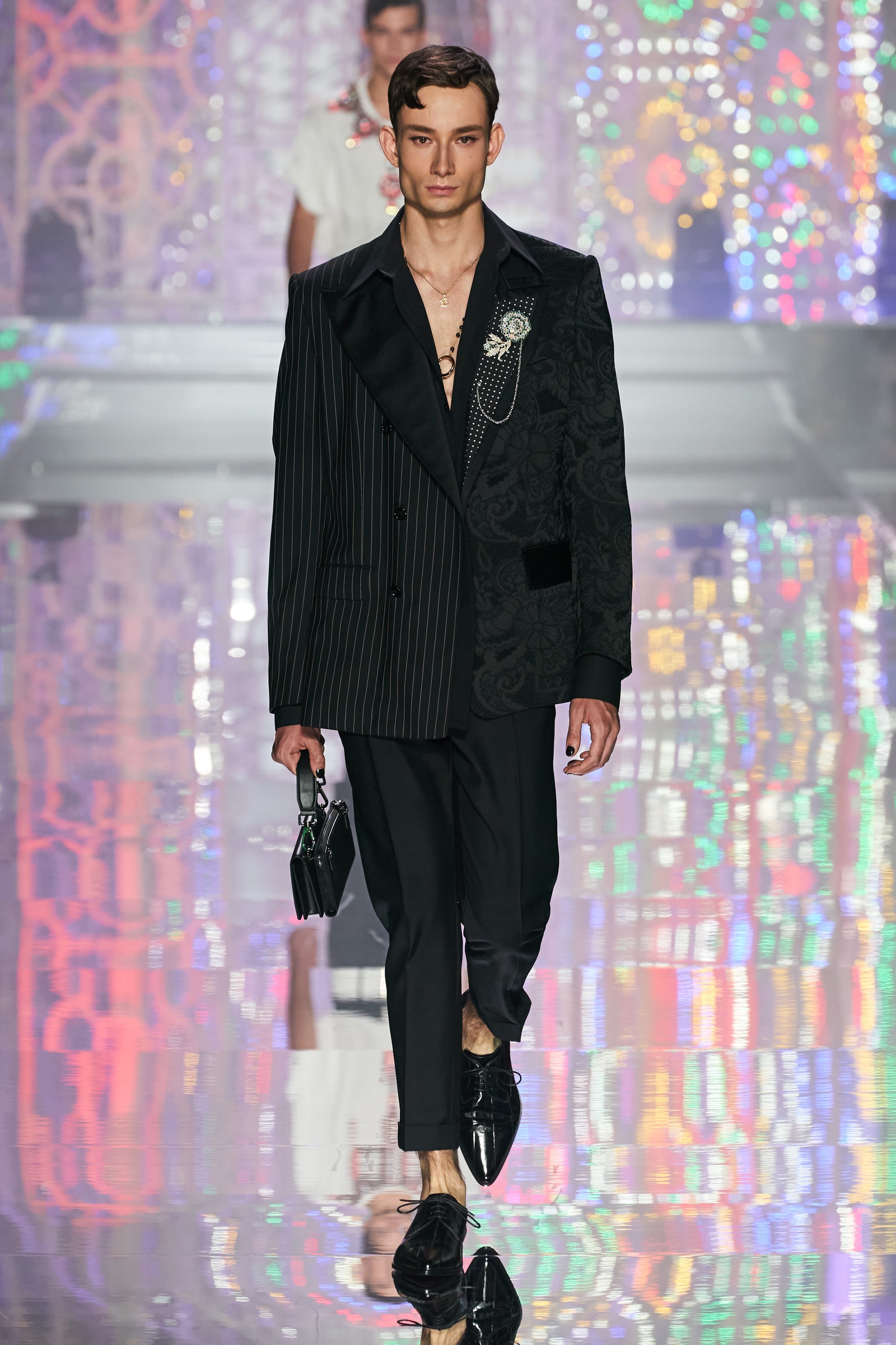 phoi do all black - Dolce & Gabbana Spring 2022 Menswear Collection