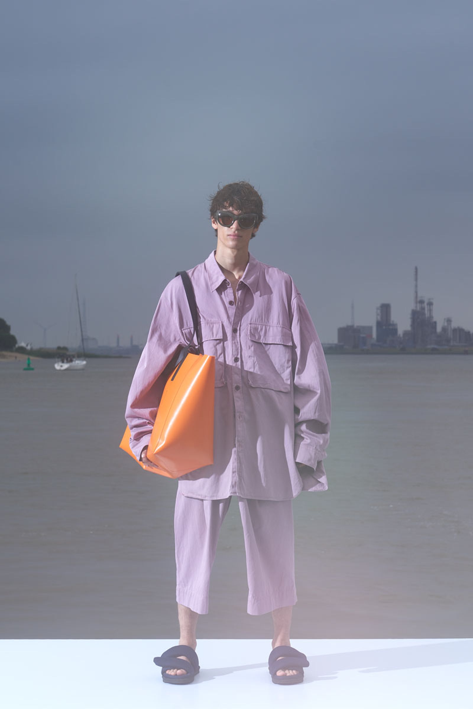 ao-thun-nam-oversized-dries-van-noten-ss22