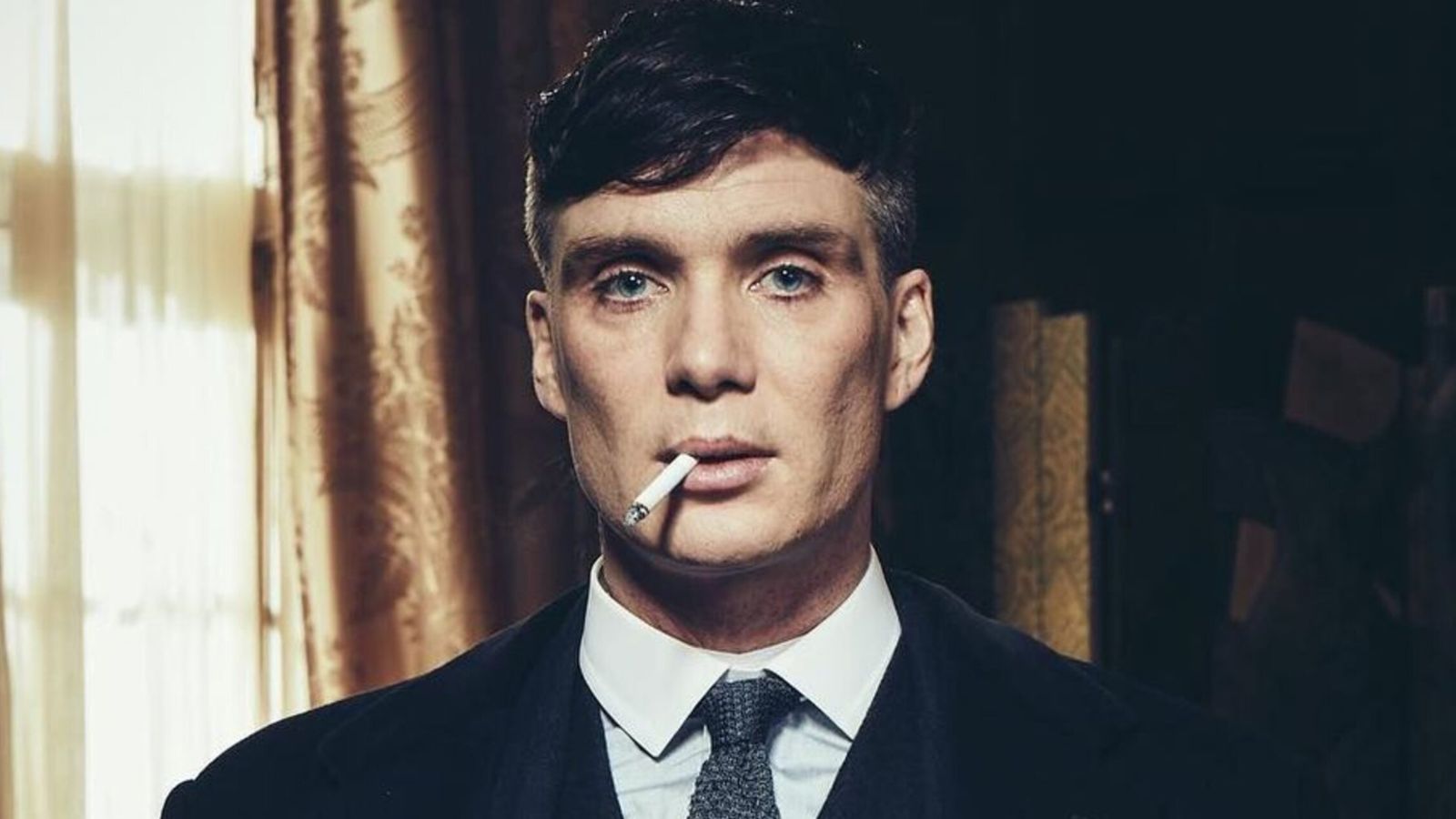 Chân dung đen trắng của nam diễn viên phim Peaky Blinders Tommy Shelby HD  tải xuống hình nền